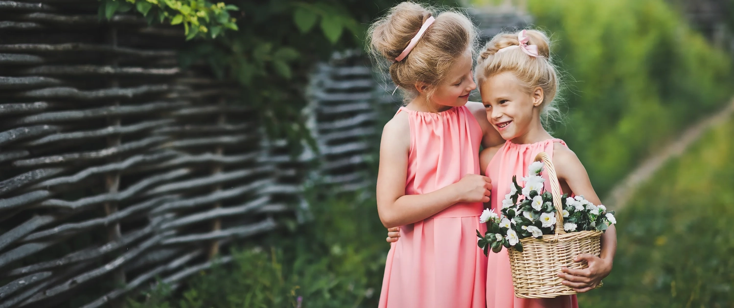 Bruidsjurkjes bruidspakjes kinderkleding kopen bij Cest Moi Bruidsmode Bosschenhoofd Breda Roosendaal Brabant Zeeland Vlaanderen