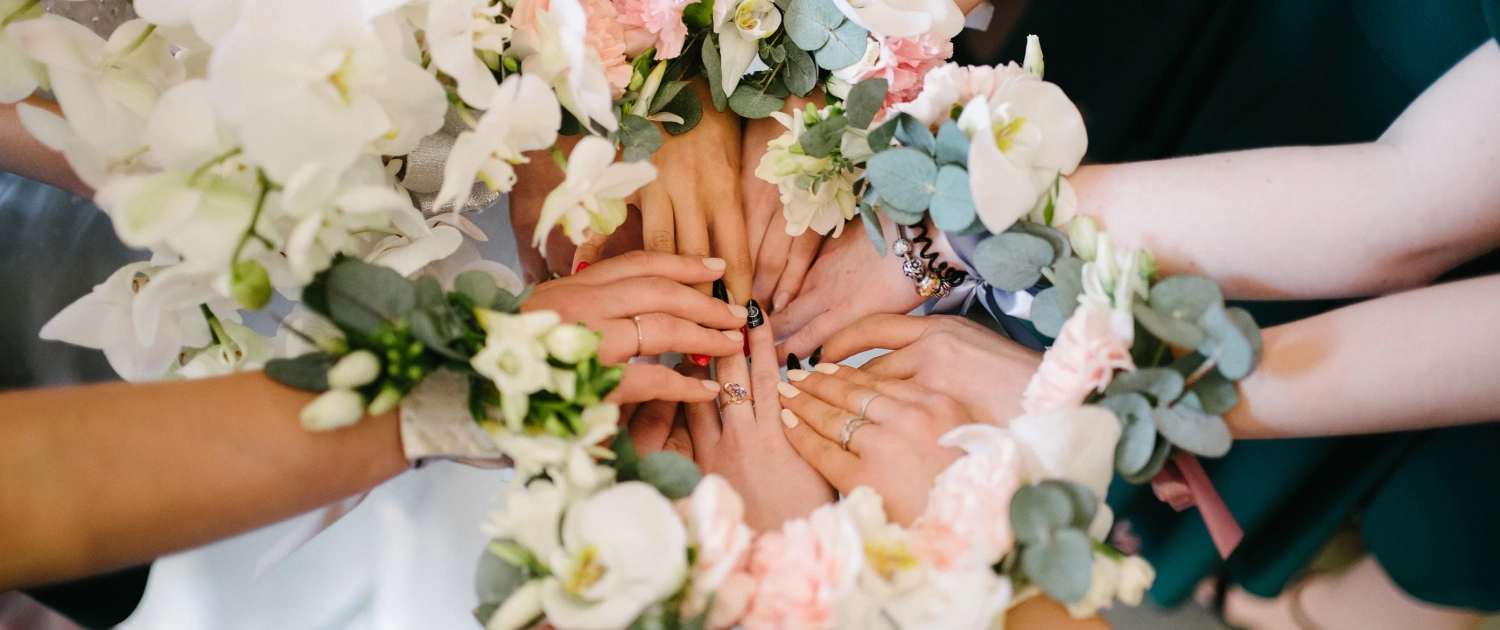 Bruidsmeisjes jurkjes kinderkleding in bruidswinkel kopen bij Cest Moi Bruidsmode Bosschenhoofd Breda Roosendaal Brabant Zeeland Vlaanderen